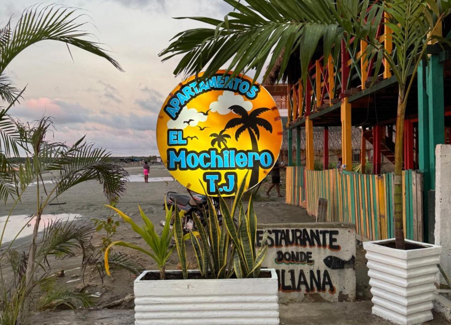 El Mochilero Frente A La Playa Piso 1 Apto 2 Apartment *