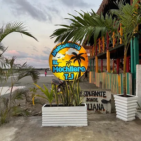 El Mochilero Frente A La Playa Piso 1 Apto 2 Apartment *